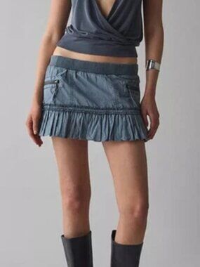 Urban Outfitters Silence + Noise Alexis Bubble Mini Skirt M